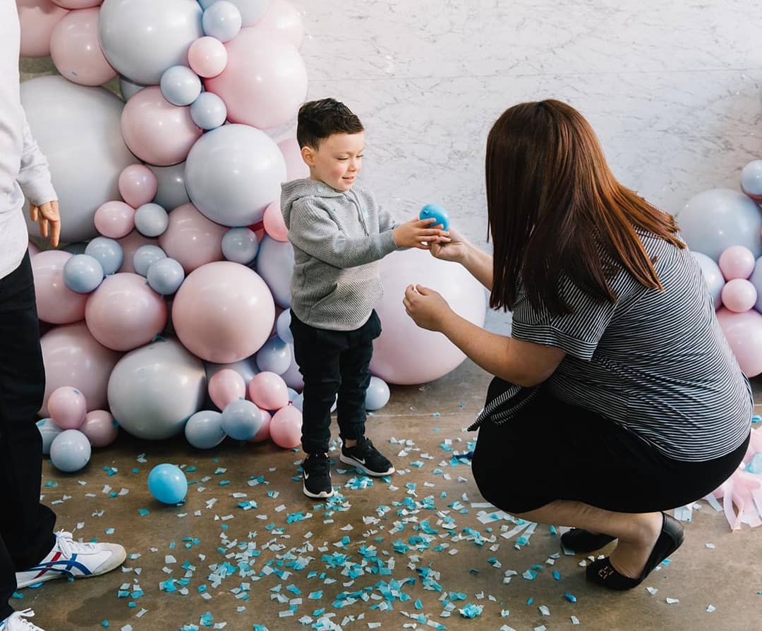 Eanjia Luxury Double Layer Pink & Blue Gender Reveal Balloons Garland Kit 5"- 18"