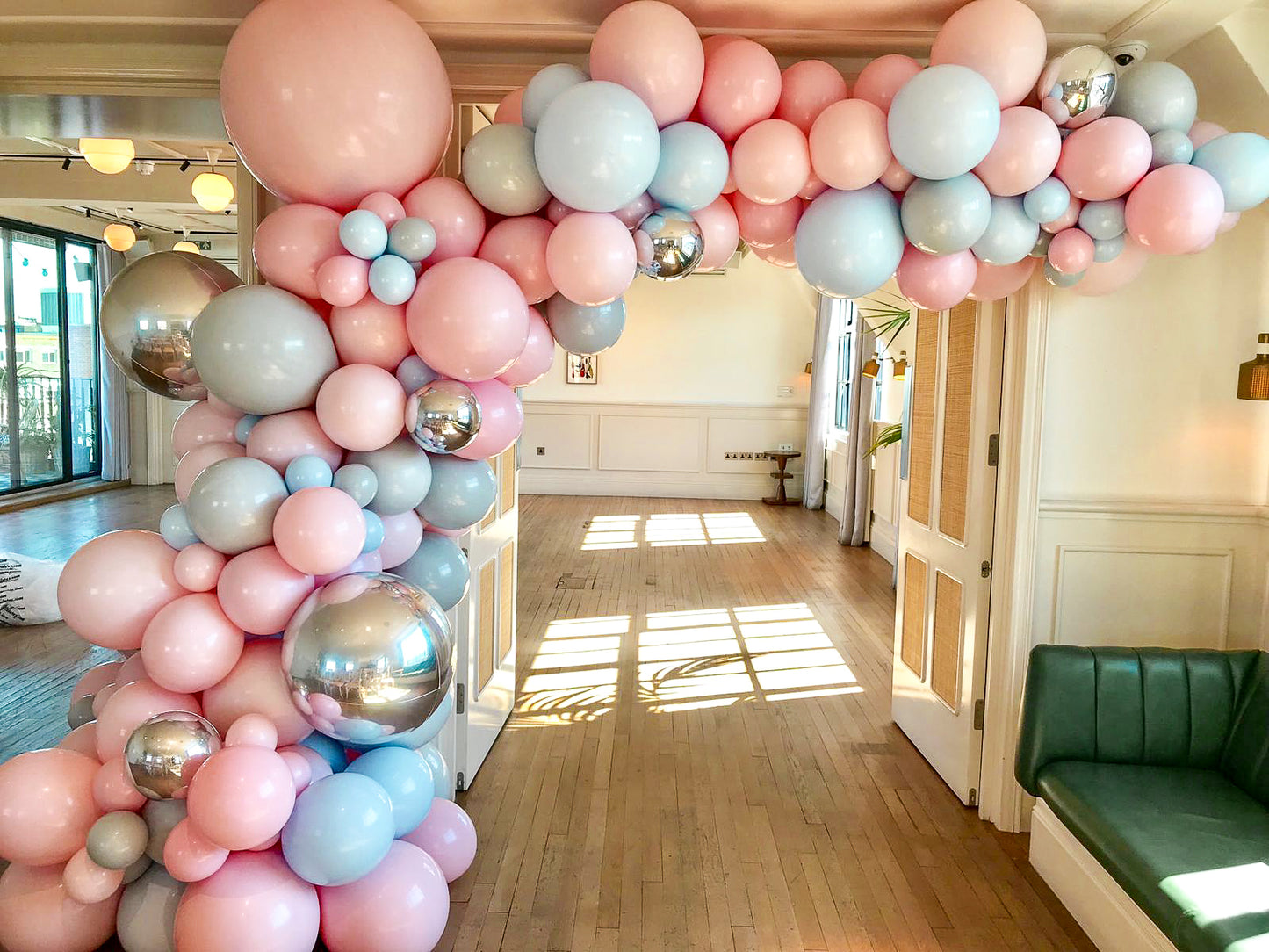 Eanjia Luxury Double Layer Pink & Blue Gender Reveal Balloons Garland Kit 5"- 18"