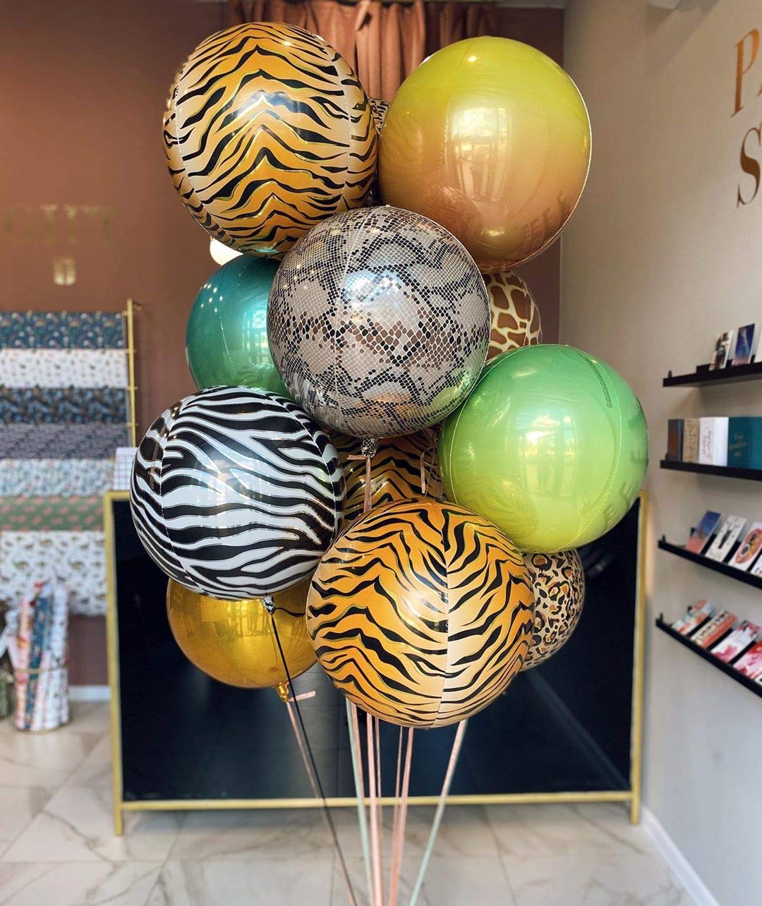 Eanjia Giraffe Balloon Hangable 4 Count 16" Safari Print Balloons 4D Round Foil Balloons for Baby shower Photo Shower Birthday Party Supplies Wedding Balloon Arch Kit Giraffe Balloon Garland Kit Zoo Decorations